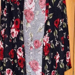 Exquisite Floral Knit Women's BOMBOM Roses Red and Black Cardigan Sz XL